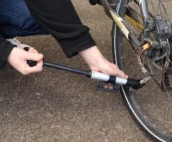 Streetwize Dual Head Bicycle Pump SWCA12 6 Streetwize Dual Head Bicycle Pump SWCA12 -Camping Online 4 7